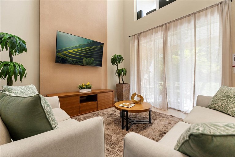 Glamorous and Modern House 8 minutes to Disney