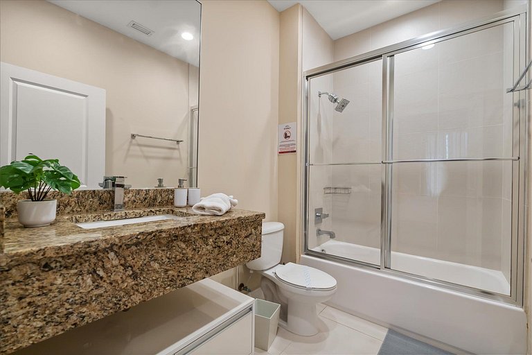 Glamorous and Modern House 8 minutes to Disney