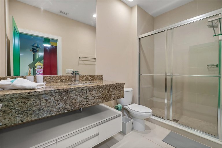 Glamorous and Modern House 8 minutes to Disney