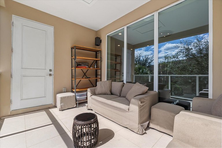 Glamorous and Modern House 8 minutes to Disney