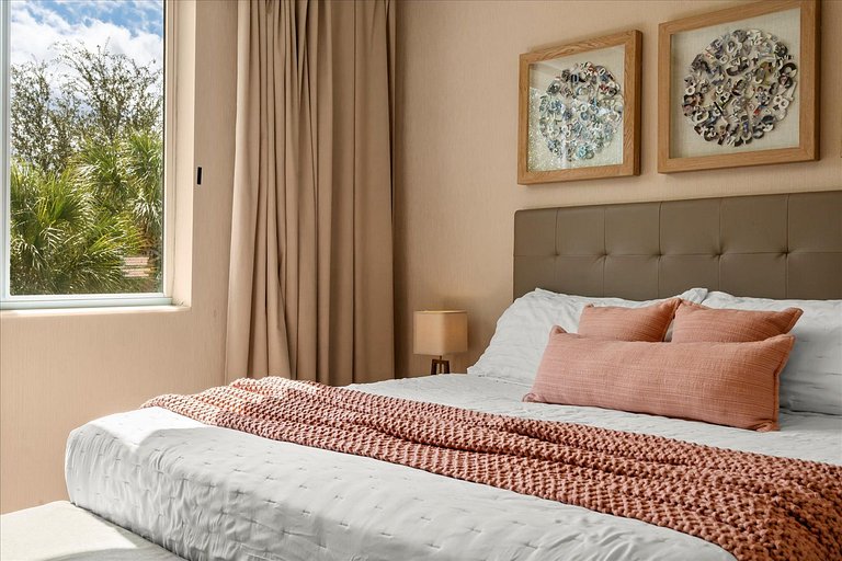 Glamorous and Modern House 8 minutes to Disney