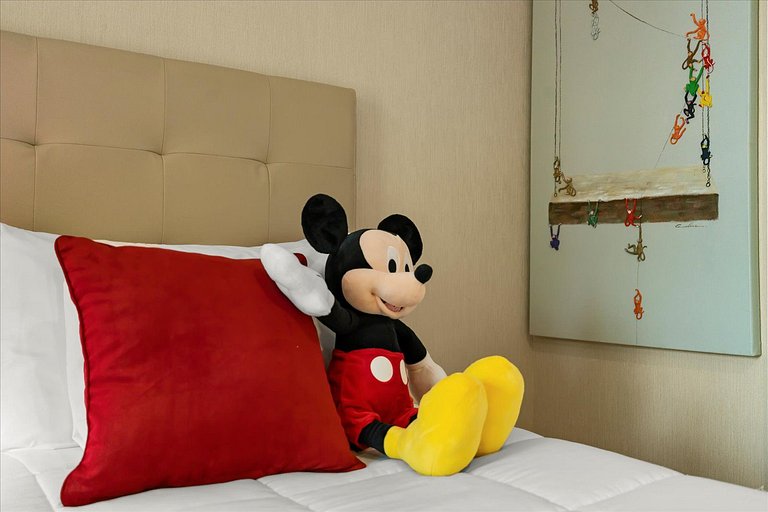 Glamorous and Modern House 8 minutes to Disney