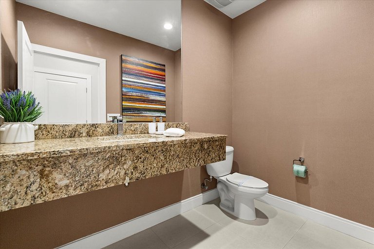 Glamorous and Modern House 8 minutes to Disney