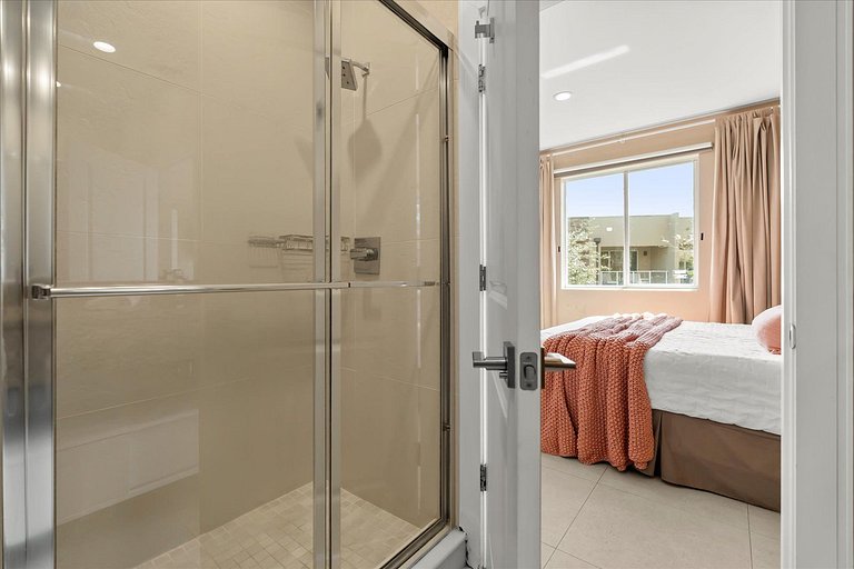 Glamorous and Modern House 8 minutes to Disney