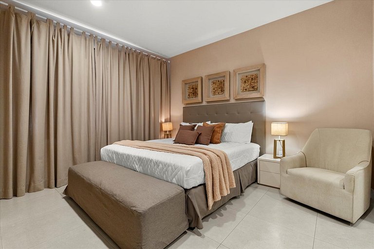 Glamorous and Modern House 8 minutes to Disney