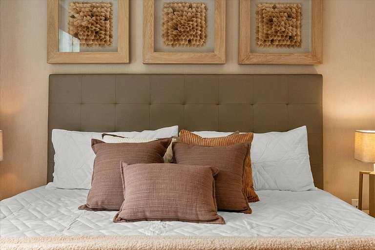 Glamorous and Modern House 8 minutes to Disney