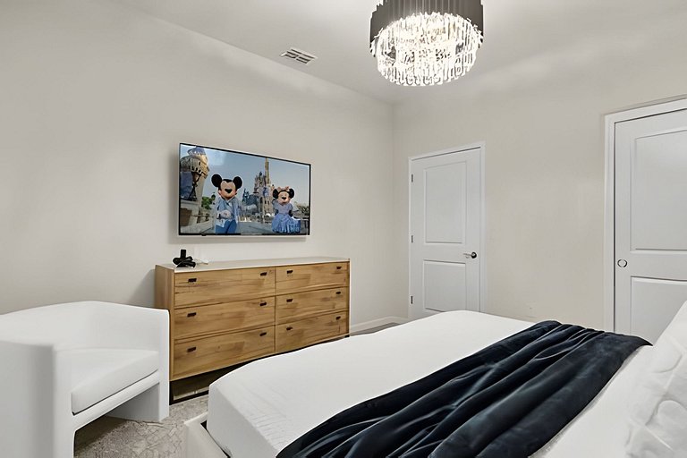 7 Bd / 5.5 Ba / Sleeps 20 / Windsor Cay Resort