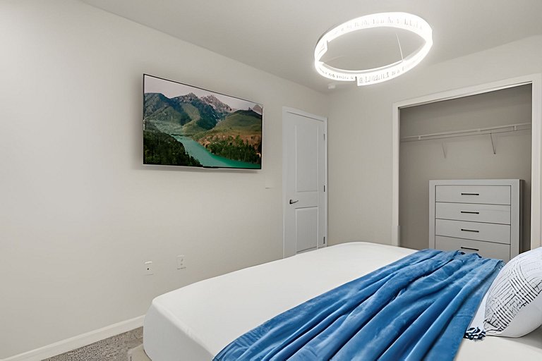 7 Bd / 5.5 Ba / Sleeps 20 / Windsor Cay Resort