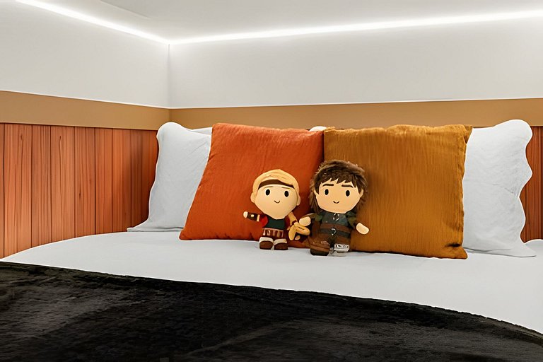 7 Bd / 5.5 Ba / Sleeps 20 / Windsor Cay Resort