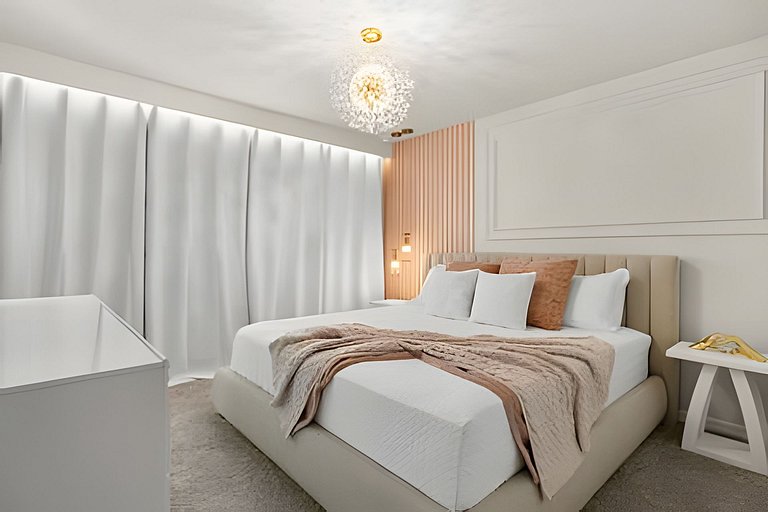 7 Bd / 5.5 Ba / Sleeps 20 / Windsor Cay Resort