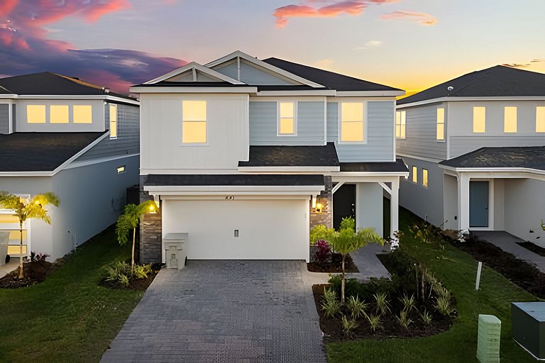 7 Bd / 5.5 Ba / Sleeps 20 / Windsor Cay Resort