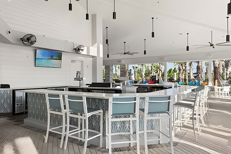 7 Bd / 5.5 Ba / Sleeps 20 / Windsor Cay Resort