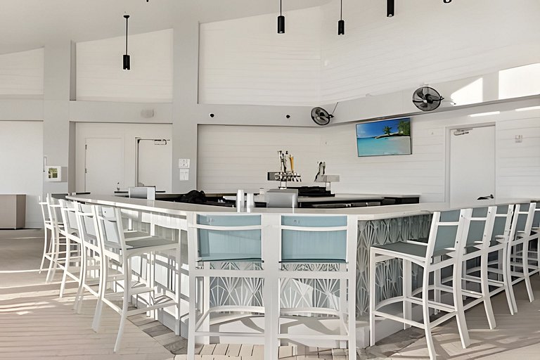 7 Bd / 5.5 Ba / Sleeps 20 / Windsor Cay Resort