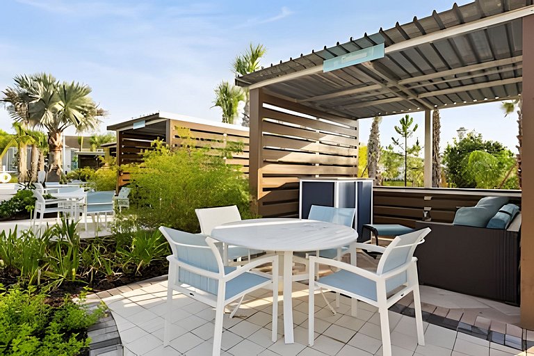 7 Bd / 5.5 Ba / Sleeps 20 / Windsor Cay Resort