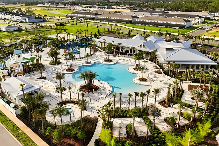 7 Bd / 5.5 Ba / Sleeps 20 / Windsor Cay Resort