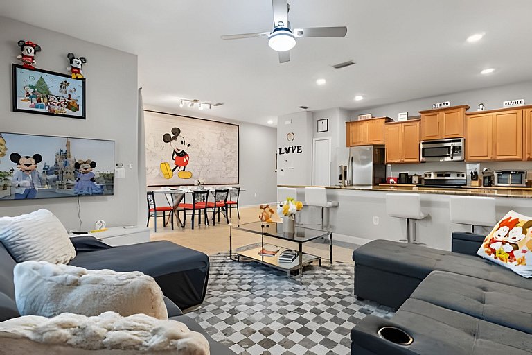 04 Bd / 03 Ba / Sleeps 08 / Storey Lake Resort