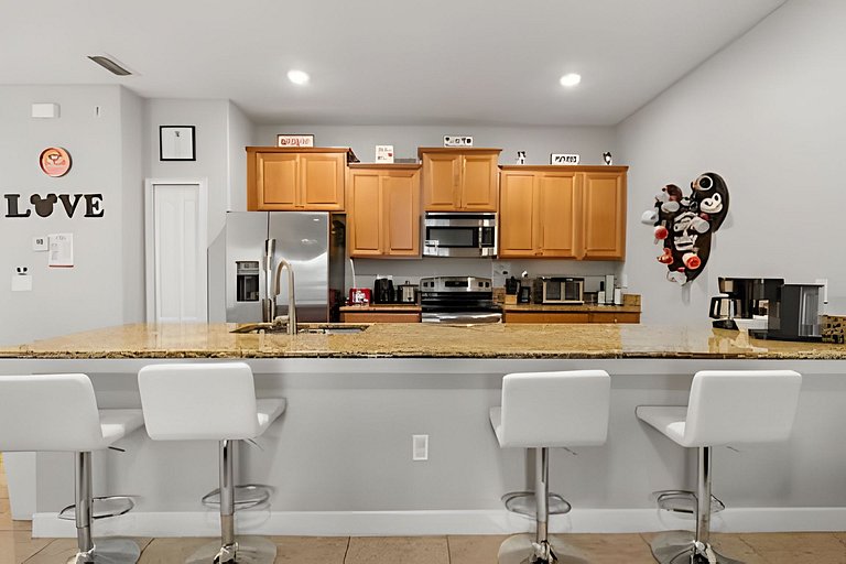 04 Bd / 03 Ba / Sleeps 08 / Storey Lake Resort