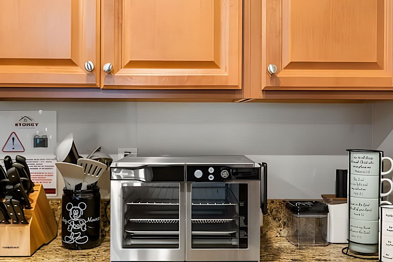 04 Bd / 03 Ba / Sleeps 08 / Storey Lake Resort