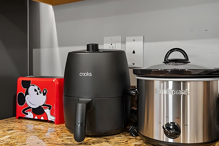 04 Bd / 03 Ba / Sleeps 08 / Storey Lake Resort