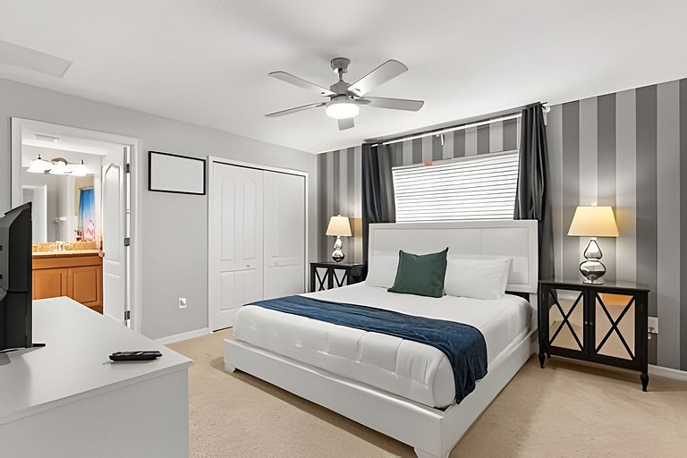 04 Bd / 03 Ba / Sleeps 08 / Storey Lake Resort