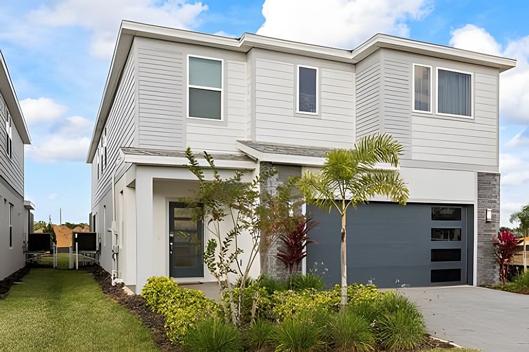 7 Bd / 5.5 Ba / Windsor Cay Resort/ Sleeps 20