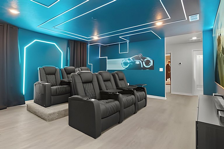 7 Bd / 5.5 Ba / Windsor Cay Resort/ Sleeps 20