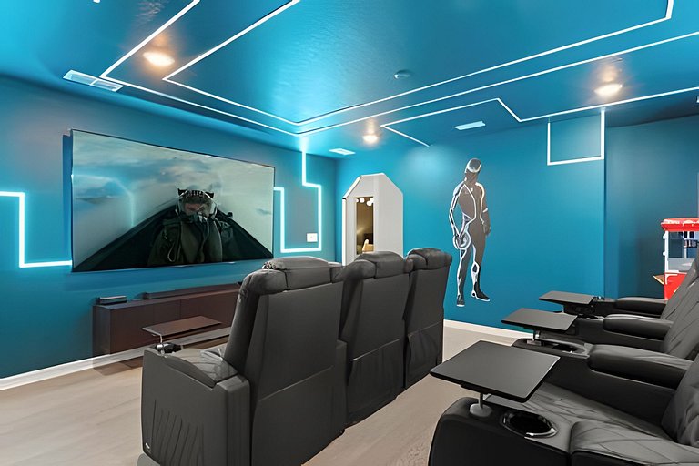 7 Bd / 5.5 Ba / Windsor Cay Resort/ Sleeps 20