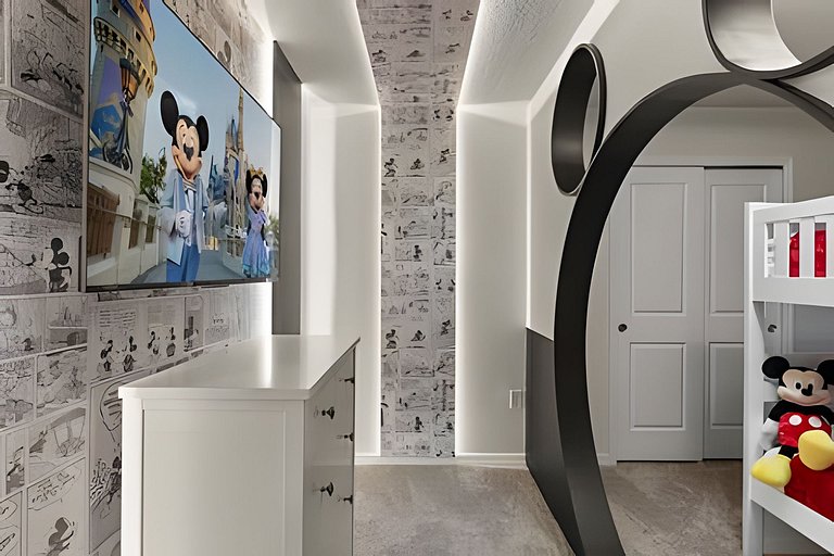 7 Bd / 5.5 Ba / Windsor Cay Resort/ Sleeps 20