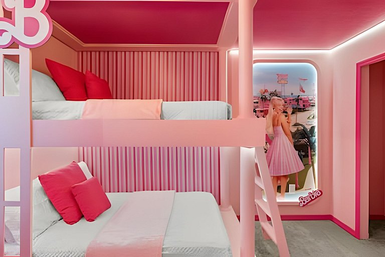 7 Bd / 5.5 Ba / Windsor Cay Resort/ Sleeps 20