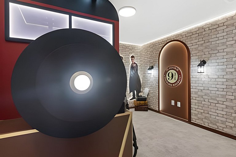 7 Bd / 5.5 Ba / Windsor Cay Resort/ Sleeps 20