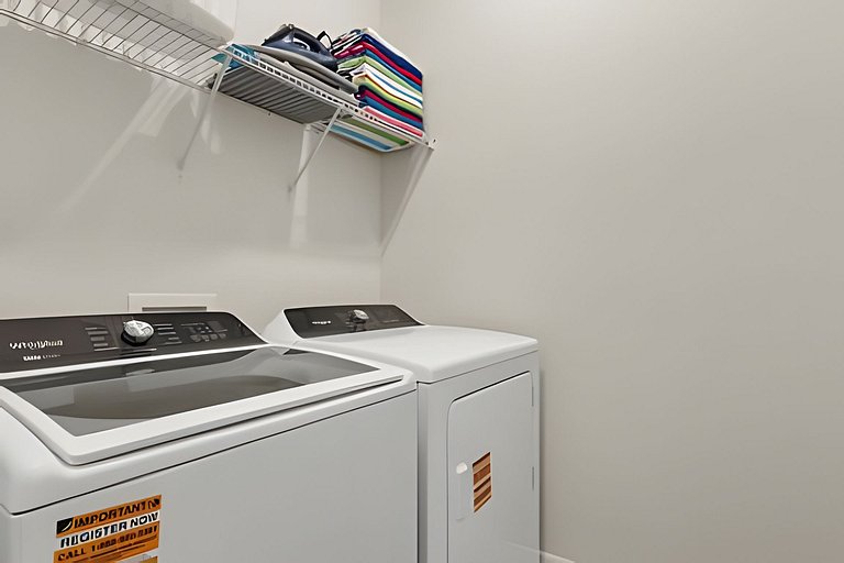 7 Bd / 5.5 Ba / Windsor Cay Resort/ Sleeps 20