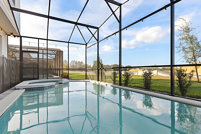 7 Bd / 5.5 Ba / Windsor Cay Resort/ Sleeps 20