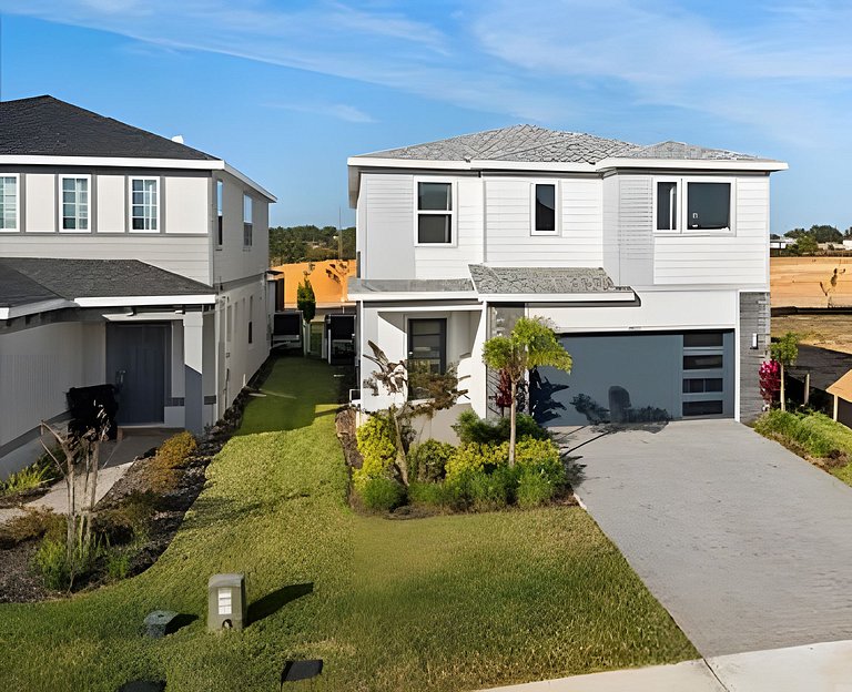 7 Bd / 5.5 Ba / Windsor Cay Resort/ Sleeps 20