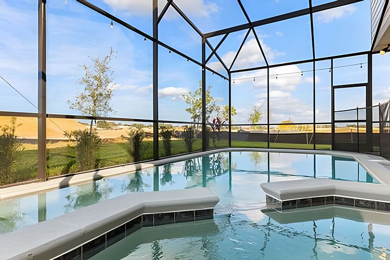 7 Bd / 5.5 Ba / Windsor Cay Resort/ Sleeps 20