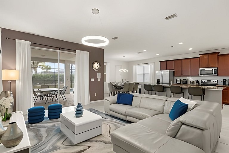 6 Bd / 4,5 Ba / Sleeps 18/ Solara Resort