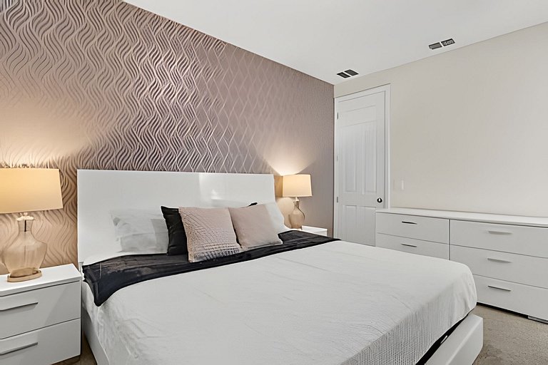 6 Bd / 4,5 Ba / Sleeps 18/ Solara Resort