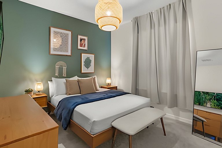5 Bd / 4.5 Ba / Sleeps 12/ Windsor Island Resort