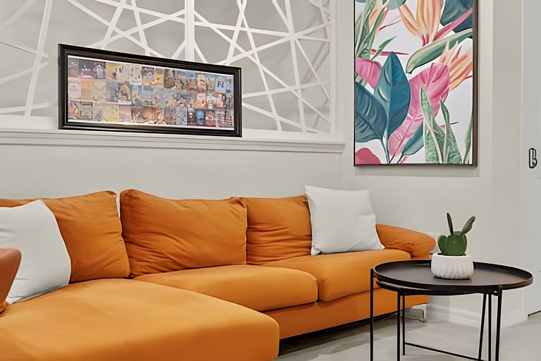5 Bd / 4.5 Ba / Sleeps 12/ Windsor Island Resort