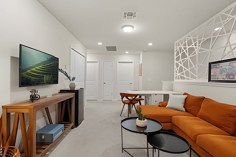 5 Bd / 4.5 Ba / Sleeps 12/ Windsor Island Resort