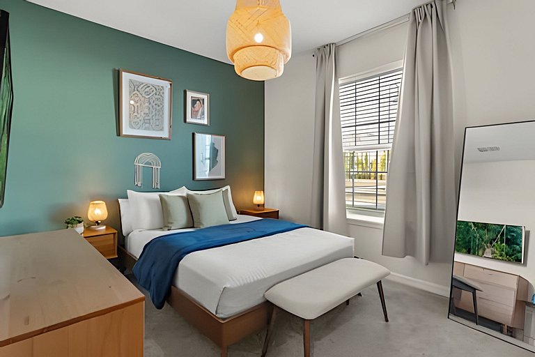 5 Bd / 4.5 Ba / Sleeps 12/ Windsor Island Resort