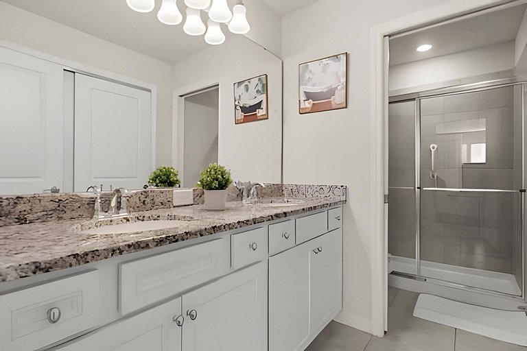 5 Bd / 4.5 Ba / Sleeps 12/ Windsor Island Resort