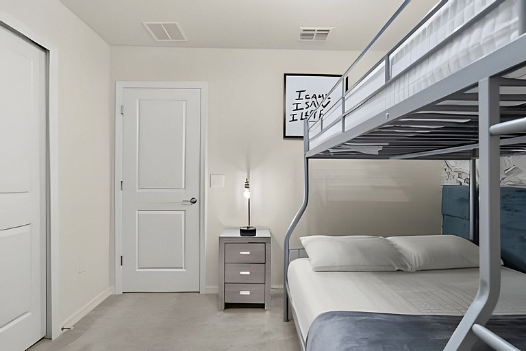 5 Bd / 4.5 Ba / Sleeps 12/ Windsor Island Resort