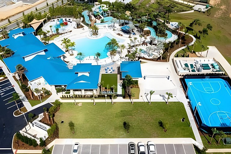 5 Bd / 4.5 Ba / Sleeps 12/ Windsor Island Resort
