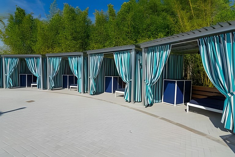 5 Bd / 4.5 Ba / Sleeps 12/ Windsor Island Resort