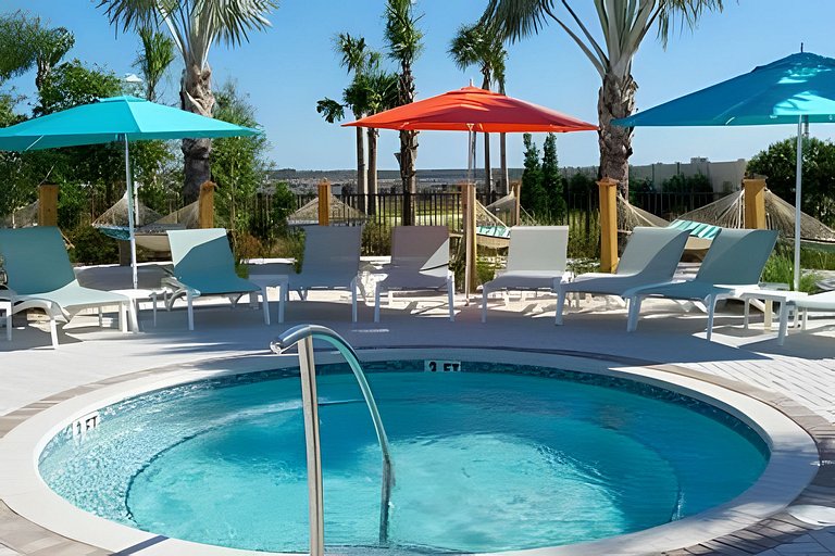 5 Bd / 4.5 Ba / Sleeps 12/ Windsor Island Resort