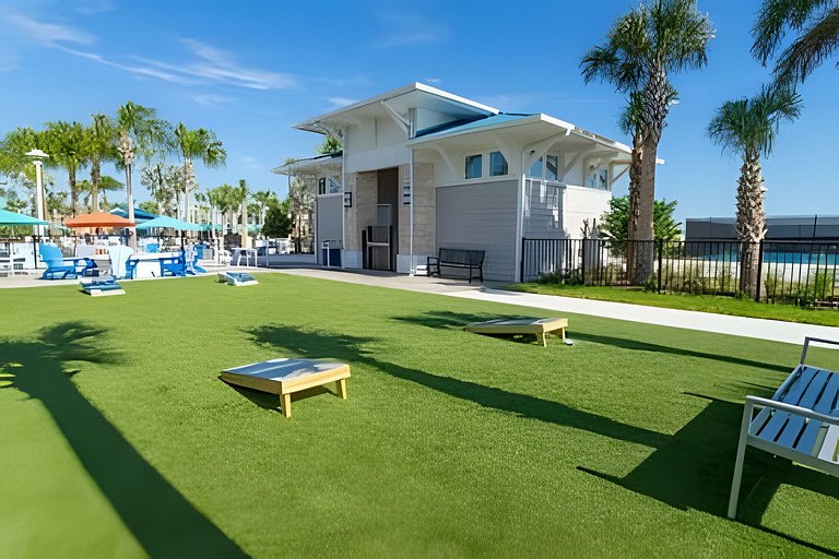 5 Bd / 4.5 Ba / Sleeps 12/ Windsor Island Resort