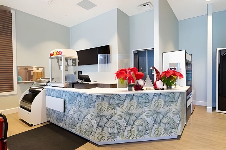 5 Bd / 4.5 Ba / Sleeps 12/ Windsor Island Resort