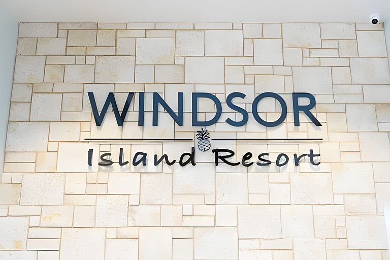 5 Bd / 4.5 Ba / Sleeps 12/ Windsor Island Resort