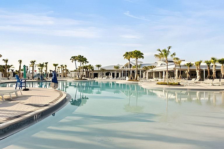 5 Bd / 4.5 Ba / Sleeps 14 / Windsor Cay Resort