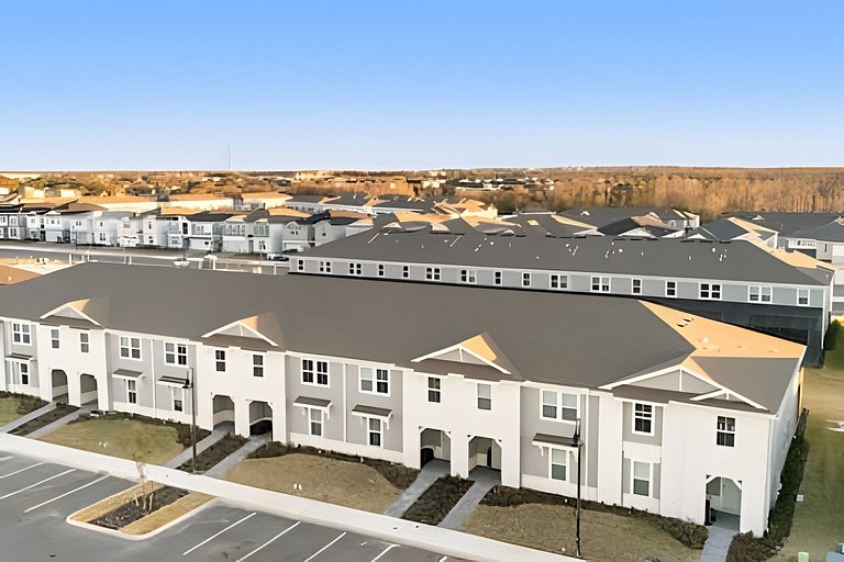 5 Bd / 4.5 Ba / Sleeps 14 / Windsor Cay Resort